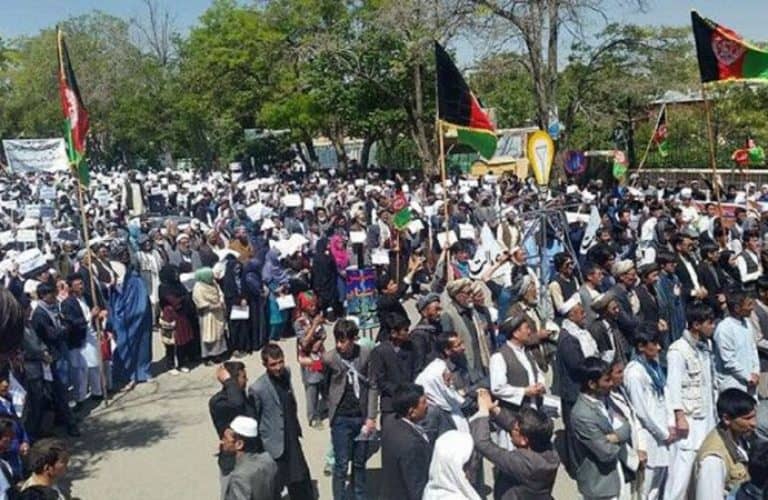 Kandahar residents stage large demo for peace - Salam Watandar