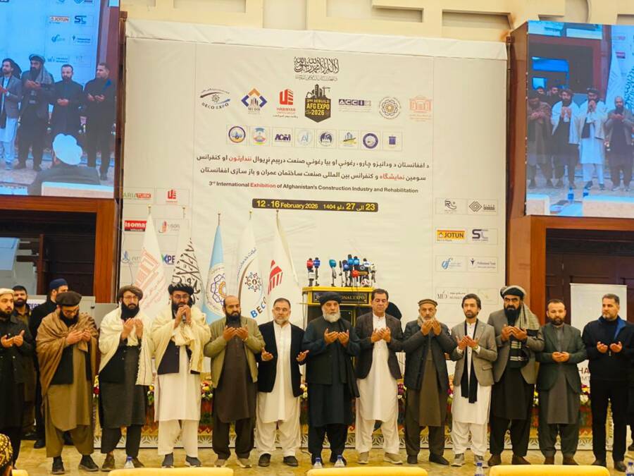 b1d754dc-88db-45d4-b572-e78e8dce807b b1d754dc-88db-45d4-b572-e78e8dce807b