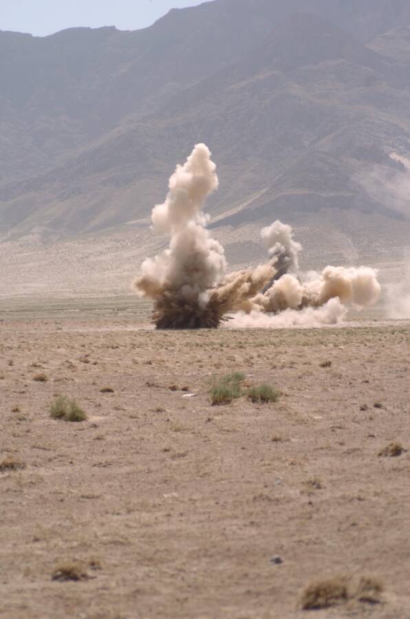 ناچاوده مرمۍ33 چاودنه