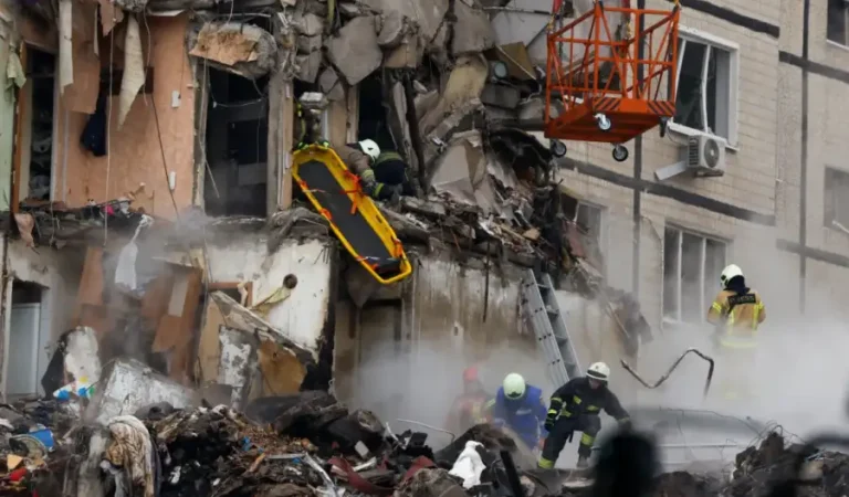 2023-01-15T092916Z_357959740_RC2XQY9OUGAV_RTRMADP_3_UKRAINE-CRISIS-DNIPRO-STRIKE