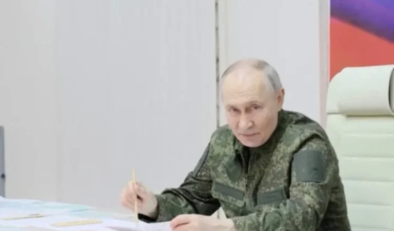 2025-03-12T214532Z_773484130_RC2XBDACUJ54_RTRMADP_3_UKRAINE-CRISIS-RUSSIA-KURSK-PUTIN-1741947580