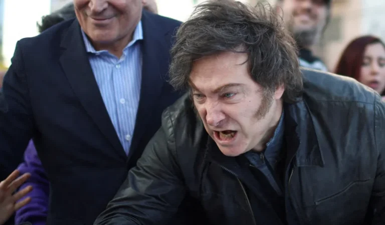 2025-08-27T194012Z_834012251_RC2UFGAP6FXF_RTRMADP_3_ARGENTINA-POLITICS-MILEI-1756333302