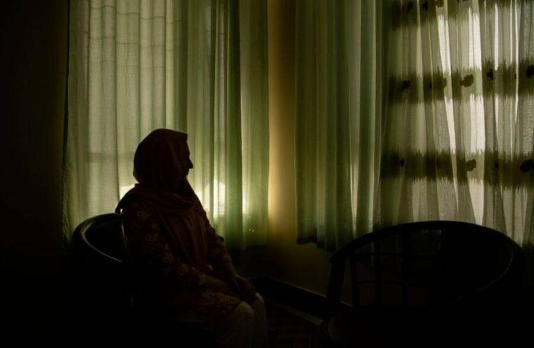 285837_Afghan-woman-portrait-safe-1024x683