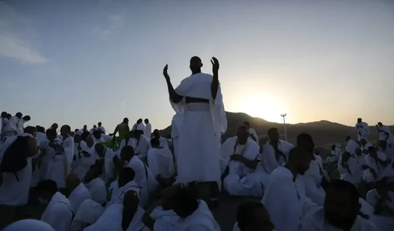 AA-20220708-28366650-28366621-PROSPECTIVE_PILGRIMS_IN_ARAFAT