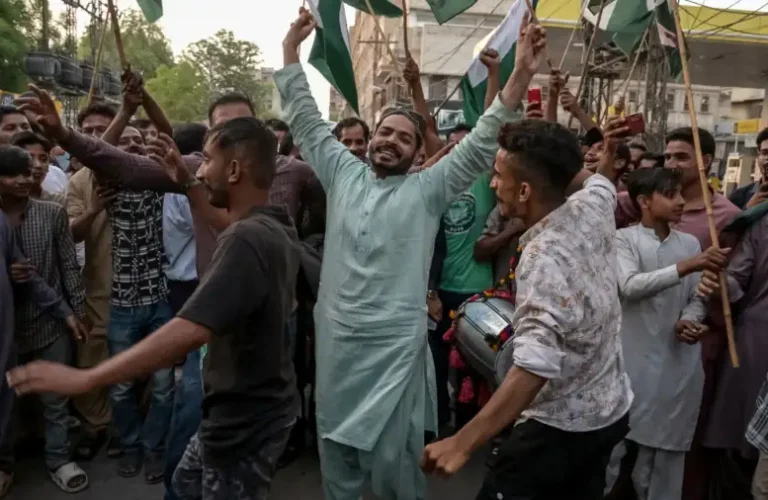 AFP__20250510__467U3NQ__v1__HighRes__PakistanIndiaKashmirConflictCeasefire-1746890396