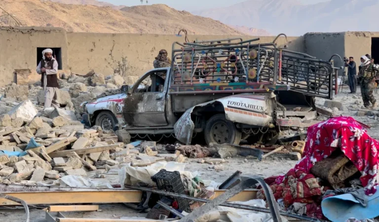 AFP__20260222__98HL6MK__v1__HighRes__AfghanistanPakistanAttacks-1771738373