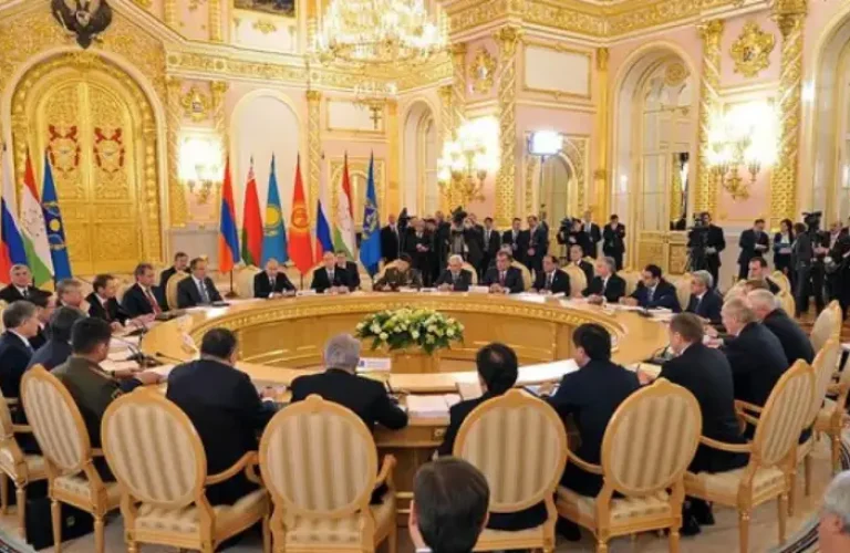 CSTO_Collective_Security_Council_meeting_Kremlin,_Moscow_2012-12-19_08.jpeg