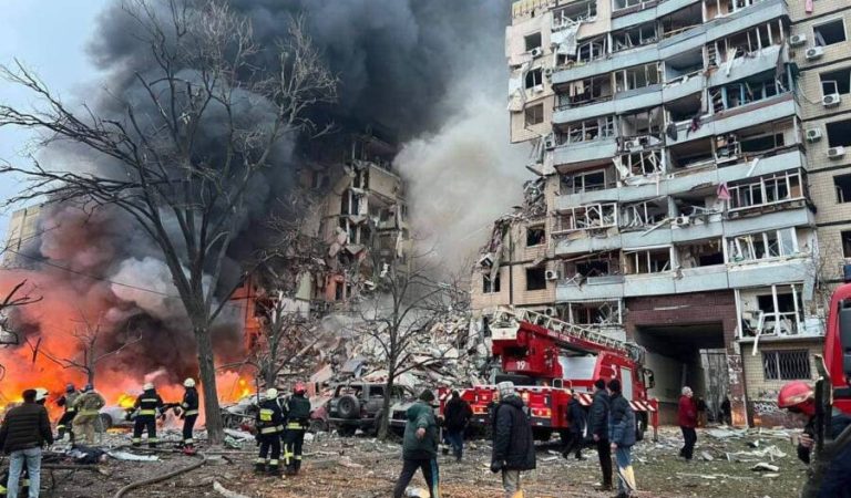 Dnipro_after_Russian_missile_attack,_2023-01-14_(02-01)