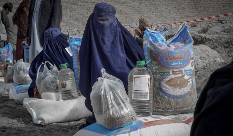 Humanitarian-assistance-Afghanistan_WanmanUthmaniyyah-Unsplash