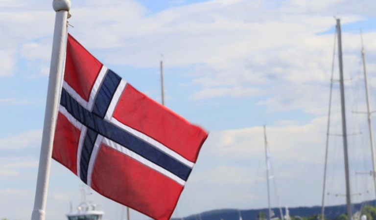 Norwegian-flag-qtsr33j5hb0ajlk69d8qa0j55nsk93ysbj3l94eq2w