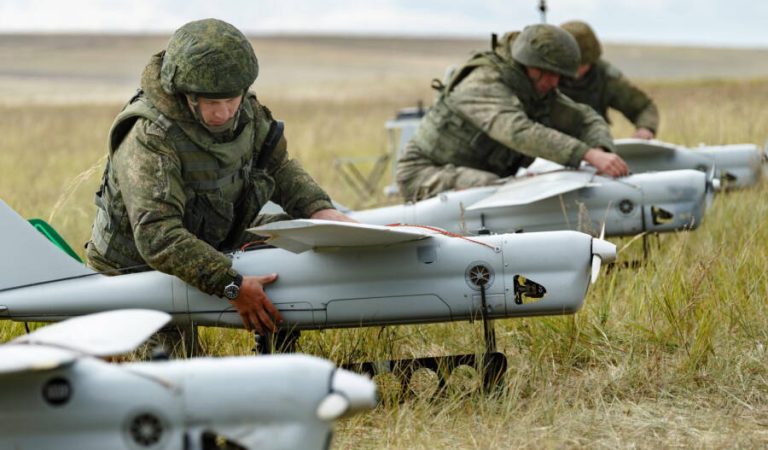 PKG642 Russia. 13th Sep, 2018. TRANSBAIKAL TERRITORY, RUSSIA - SEPTEMBER 13, 2018: Orlan-10 unmanned aerial vehicles take part in the main stage of the Vostok 2018 military exercise held jointly by the Russian Armed Forces and the Chinese People's Liberation Army at the Tsugol range. Vadim Savitsky/Russian Defence Ministry Press Office/TASS Credit: ITAR-TASS News Agency/Alamy Live News