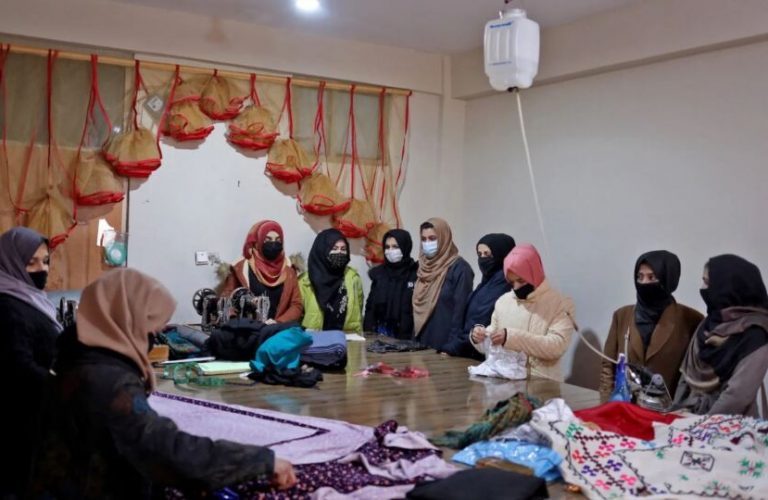 Women-676-pztrfokxwryl402864osso52c8iah3dn3mydntn8g8