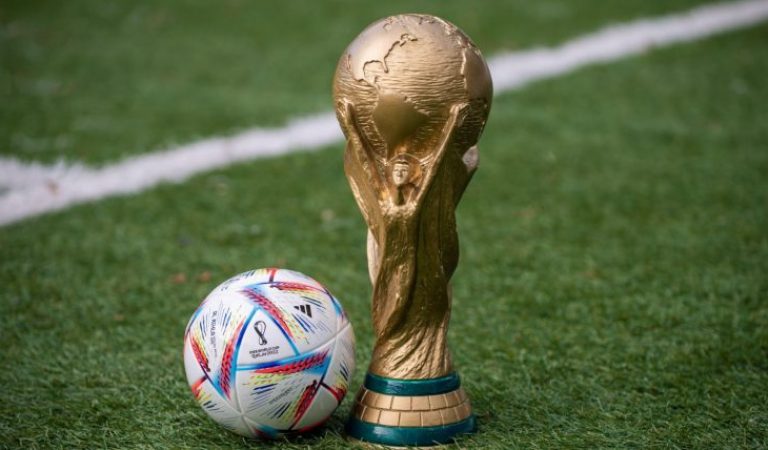World-Cup-2022-trophy-ball-752x428