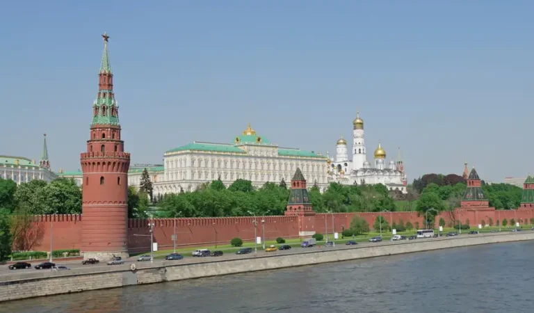 brick-walls-churches-government-Kremlin-buildings-palaces