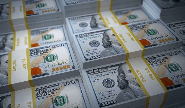 desktop-wallpaper-stacks-of-cash-loop-stack-of-new-100-dollar-bills
