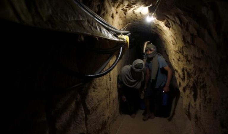 https___archive-images.prod.global.a201836.reutersmedia.net_2010_08_17_2010-08-17T163018Z_01_GM1E51M1P2B01_RTRRPP_0_PALESTINIANS-ISRAEL-TUNNELS