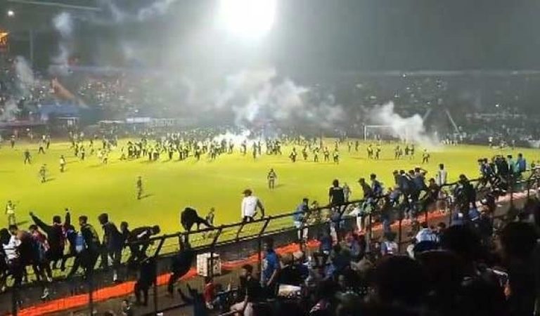 indonesia-football-match-riots