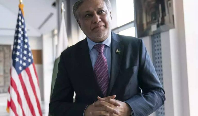 pakistan-to-implement-interest-free-banking-system-as-soon-as-possible-finance-minister-ishaq-dar