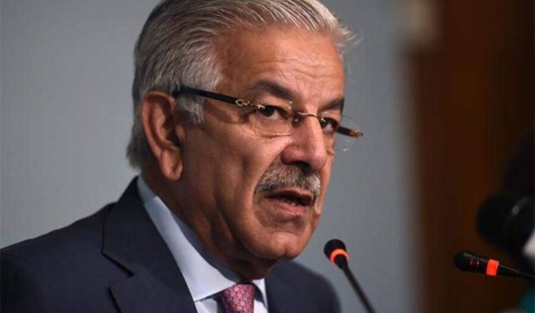 paks-khawaja-asif-meets-pm-to-discuss-trumps-angry-tweet-reports