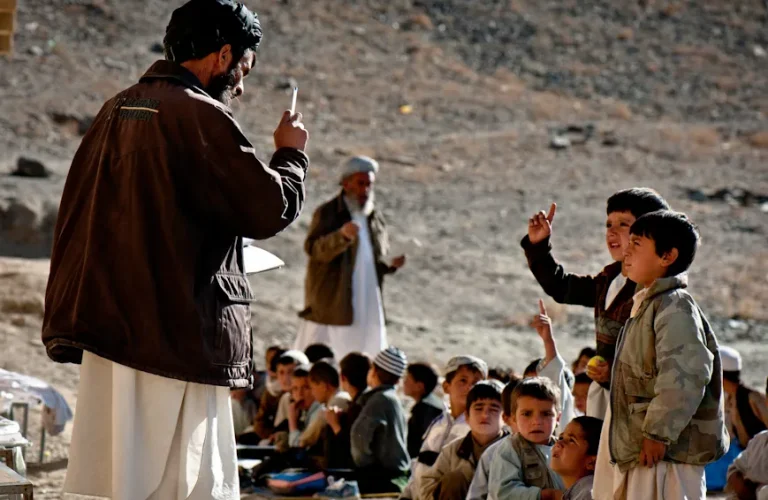 school-teacher-afghanistan1