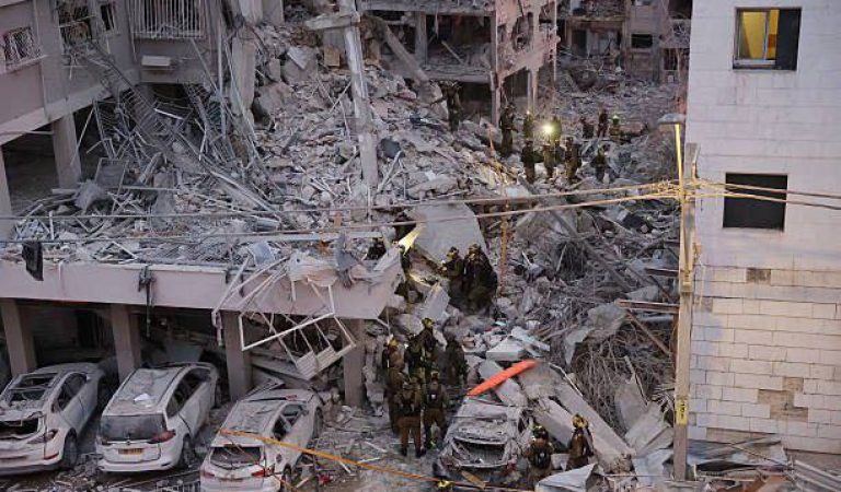 اسراییل کې ویجاړۍ ایران برید12 (8)