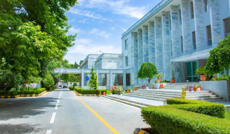 بهرنیو چارو وزارت