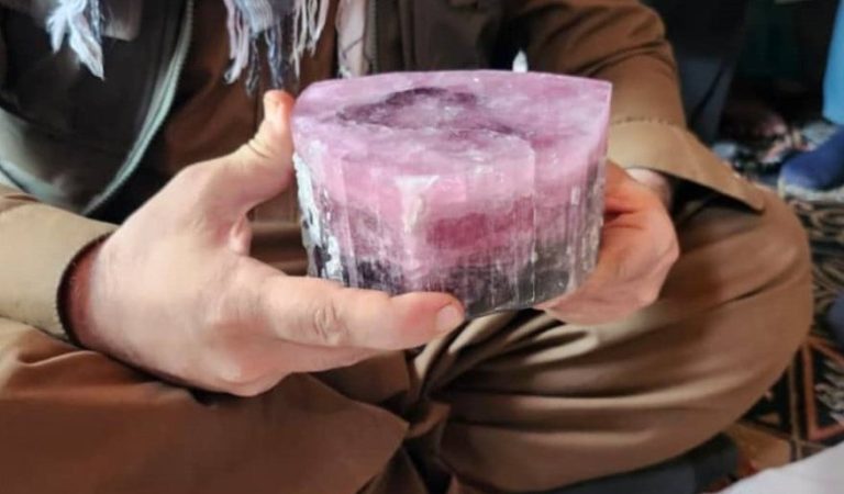 بیروج ډبرې نورستان