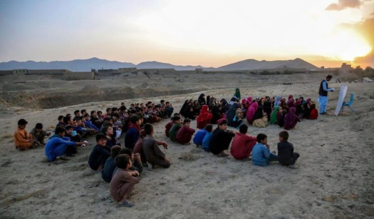 د ښوونکي ورځ (1)