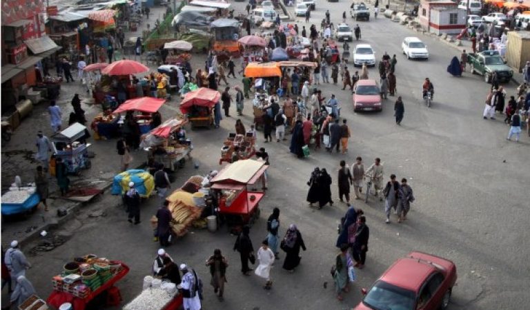 سړک غاړو ته پلورونکي