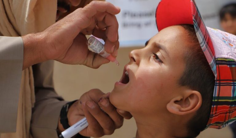 پولیو ګوزڼ ماشومان