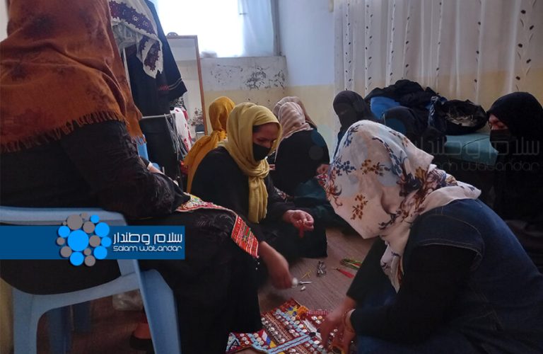 ښځې لاسي صنایع کار