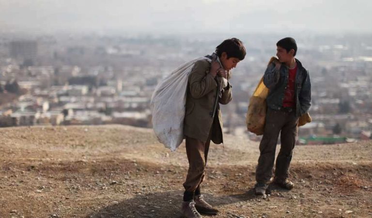 کارګر ماشومان