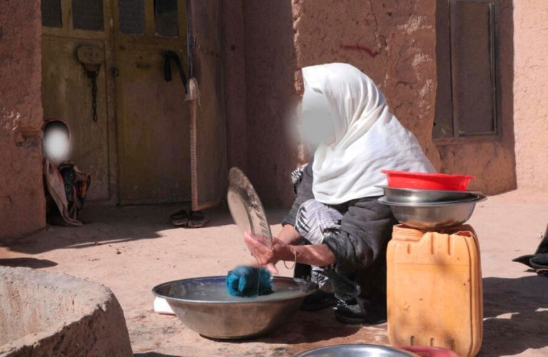 کارگر-زن-qu00f2dxhpt2bjymc0hyjy30e145wsy4gne1uj4cjs