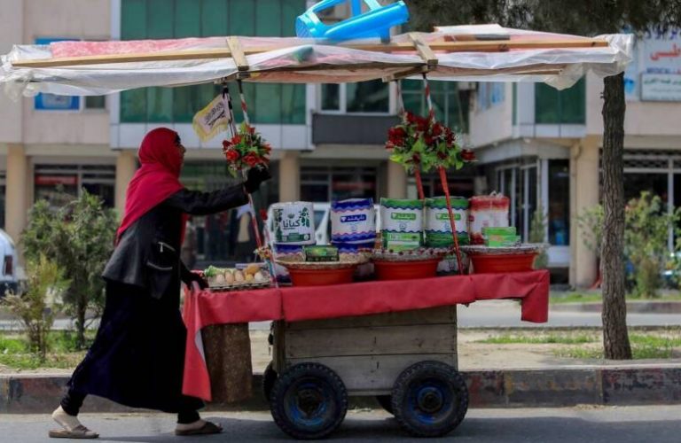 قیزیل خاچ کمیته‌سی: افغان‌لر کونیده «۱۰۰ افغانی» تاپه آلمه‌یدیلر