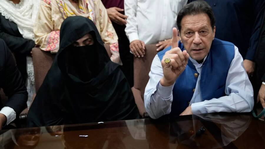 عمران‌خان و او نینگ تورموش اورتاغی ۱۴ ییل قماق جزاسی‌گه محکوم بولدیلر