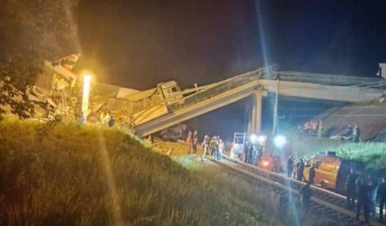 Bridge collapse in Russia