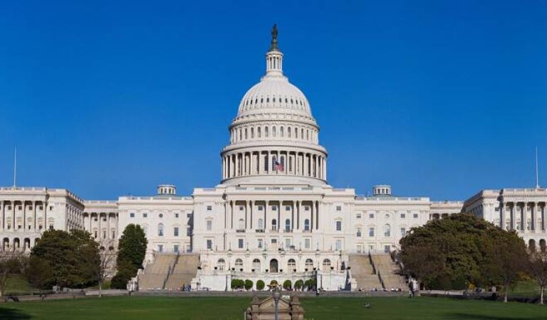 Capitol_Building_Full_View