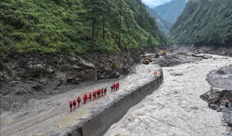 Death toll from floods in Nepal and Tibet reaches 750