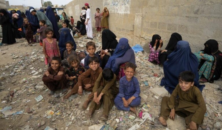 Deportation of Afghan refugees from Pakistan by 2025