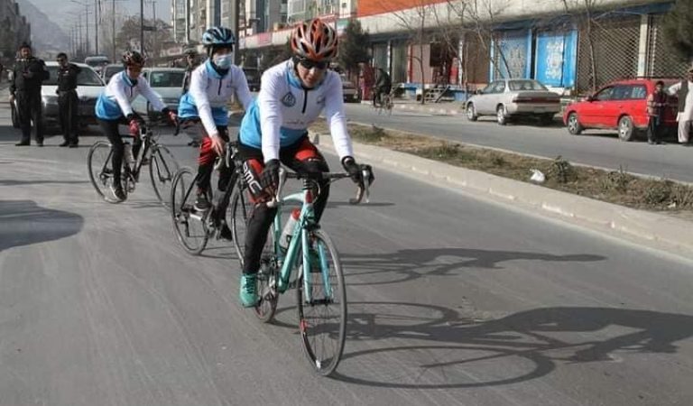 Female-Cyclists1