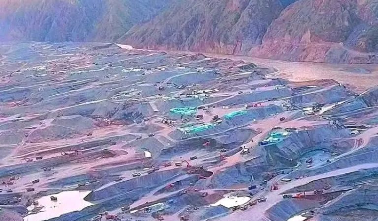 Kan Badakhshan2