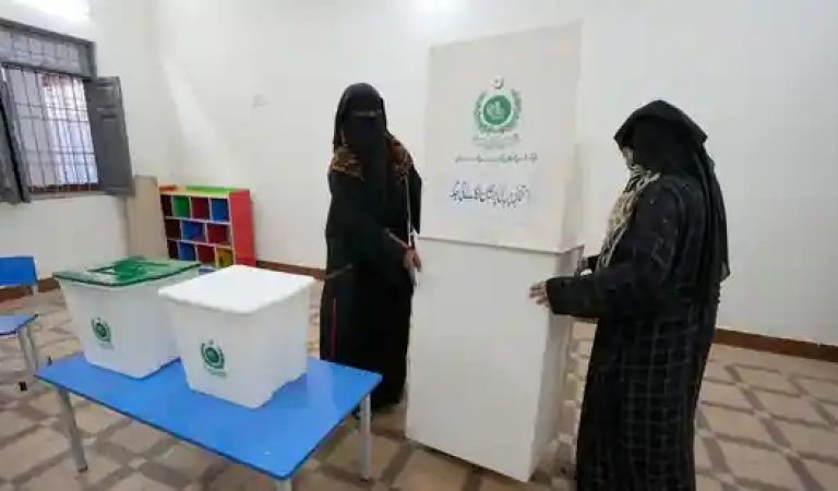 Pakistan-Elections-42_1707356679104_1707356741541