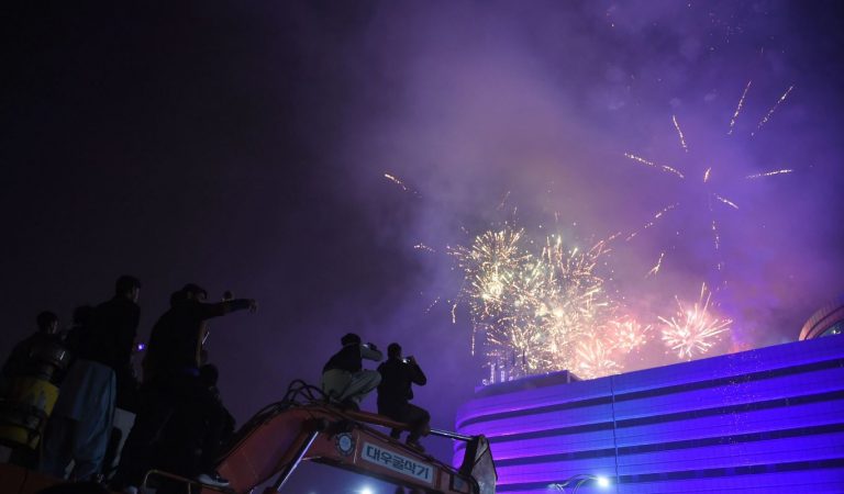 Pakistan celebrates new year12