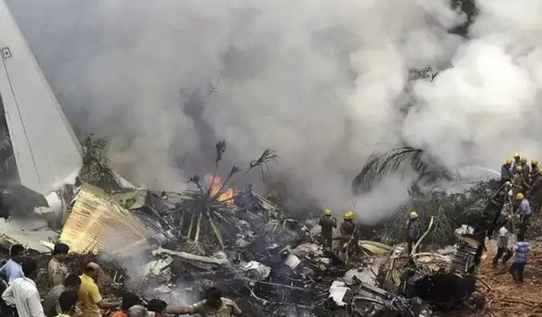 Plane crashes in Russia