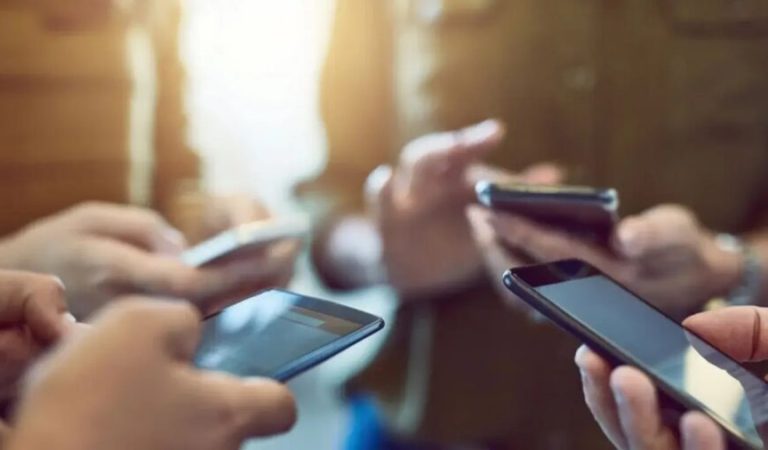 Ranking of countries with the least phone usage