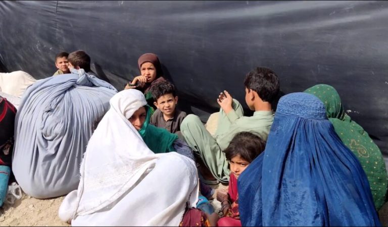 Returning refugees from Pakistan