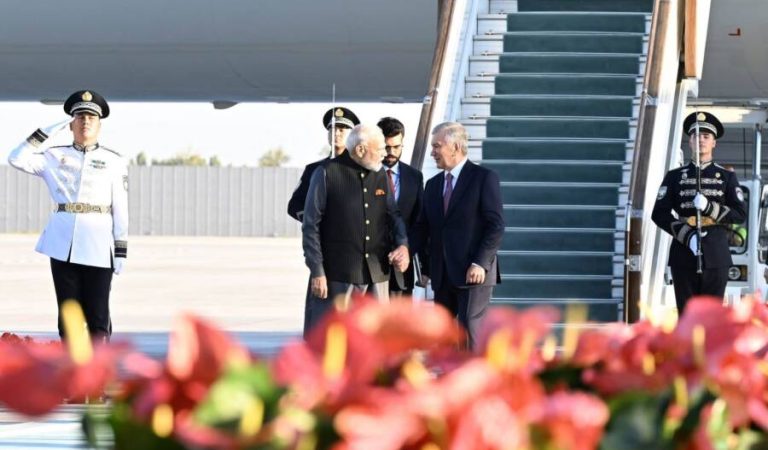 Shavkat Mirziyoyev and Narendra Modi5