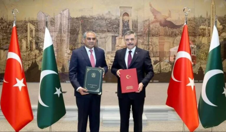 Signing of an agreement between Turkey and Pakistan