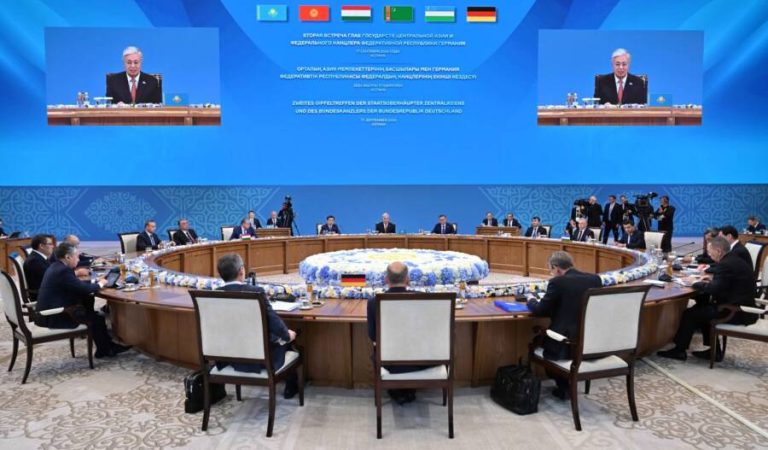 The-meeting-of-the-heads-of-the-countries-of-Central-Asia-and-Germany