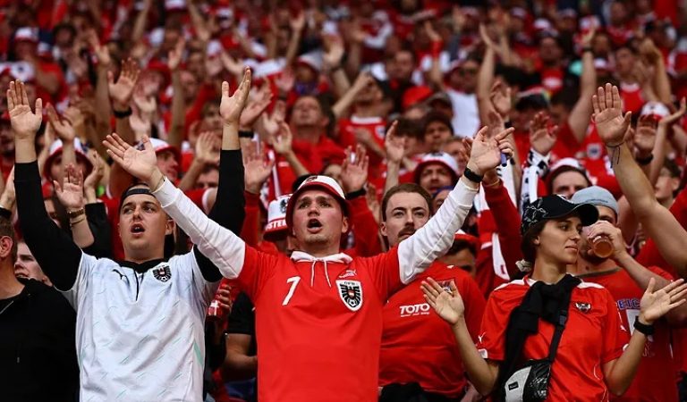 Turkish football team fans in Berlin1